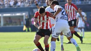 Gimnasia le empató el clásico a Estudiantes sobre la hora tras un grave error de Andújar