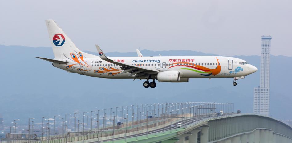 El avión se estrelló en las montañas de China. (Foto ilustrativa).-