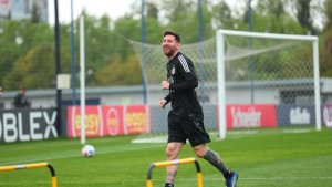 Selección: Messi entrenó a la par de sus compañeros y se anota para estar entre los once