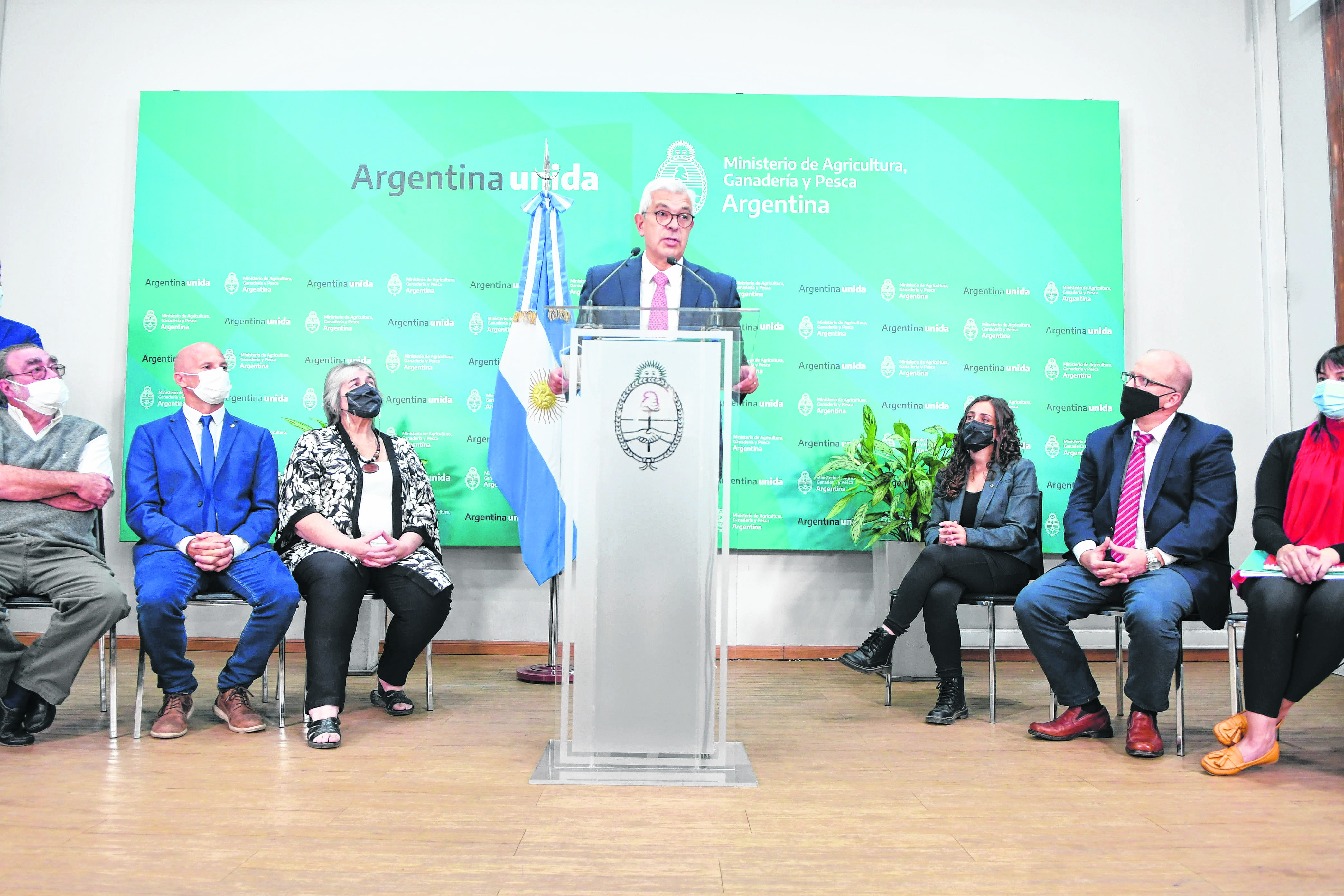 El ministro de Agricultura, Julián Domínguez, precisó las medidas que había brindado el presidente el viernes a la noche.
