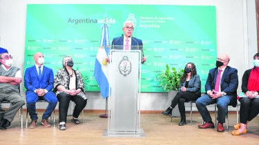 El ministro de Agricultura, Julián Domínguez, precisó las medidas que había brindado el presidente el viernes a la noche.