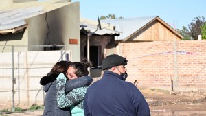 Dos hermanos murieron y hay otros cuatro heridos: el fuego se habría iniciado con fósforos