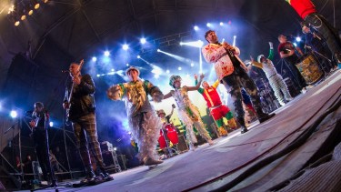 El cierre a todo color con los Auténticos Decadentes, que regresaron a Viedma luego de 13 años. Foto Pablo Leguizamon.