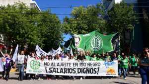 Río Negro: el Frente Sindical califica el pago del 6% como «provocación» y resolverá protestas