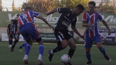 Cipolletti viene de empatar en el debut contra Peñarol. Foto: archivo Oscar Livera.