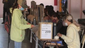 La fiscalía convalidó la enmienda que eliminó las elecciones cada dos años