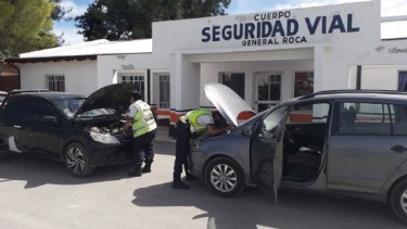 Manejaba alcoholizado, se resistió y su compañero se dio a la fuga en Roca