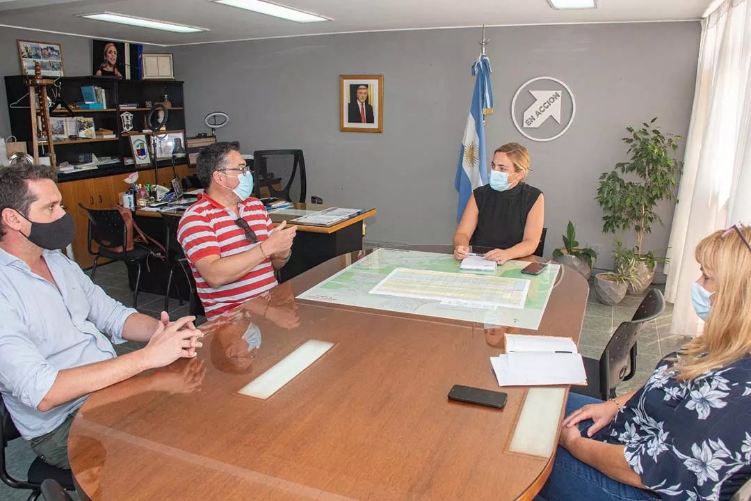 Los funcionarios de Vialidad Nacional se reunieron en febrero con la intendenta María Emilia Soria y la Secretaria de Obras Públicas, Carla Colombo. (foto: archivo - Municipalidad de Roca)