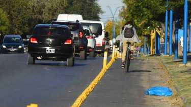 El armado de la ciclovía sobre calle Gelonch tendrá doble mano en el Paseo del Canal Grande. Foto: Andrés Maripe