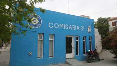 Los efectivos lograron secuestrar la camioneta que estaba oculta en una casa. Foto: Juan Thomes. 