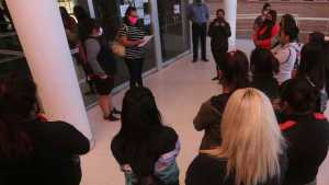 Hizo una presentación en la justicia contra su expareja por violar una restricción de acercamiento