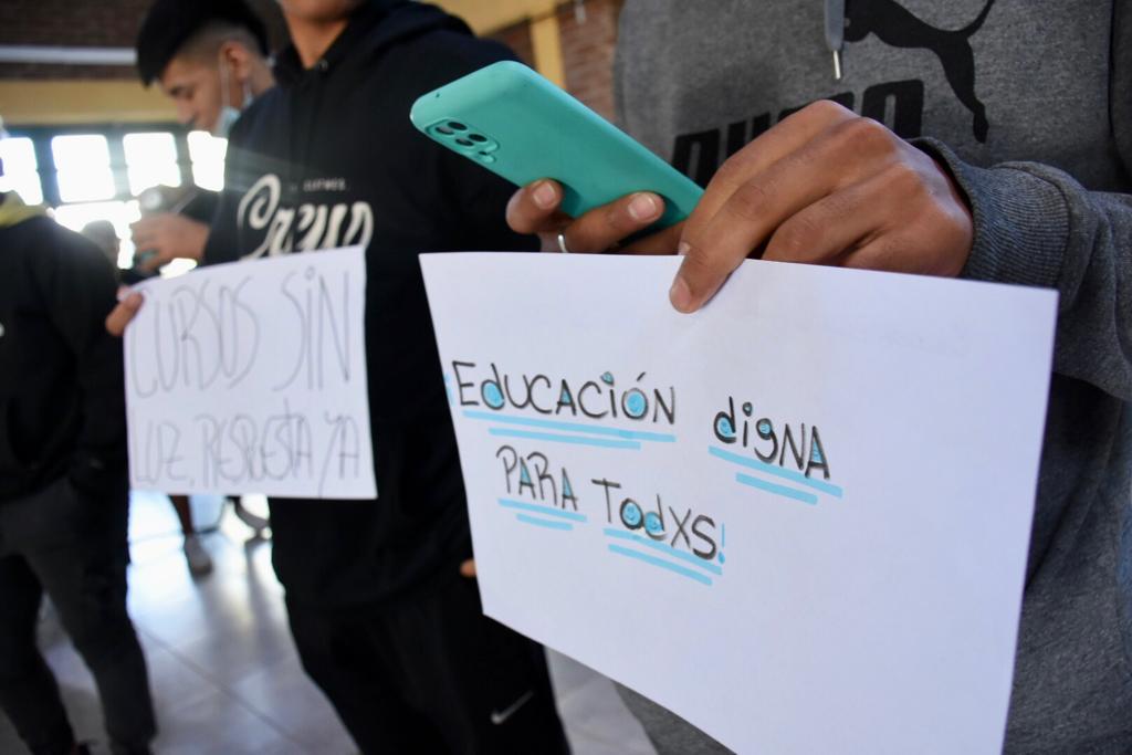 En Neuquén, casi a diario hay protestas de escuelas con reclamos de horas y edilicios. (Foto archivo: Matías Subat)