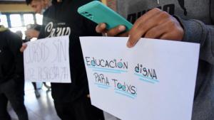 Protestas en escuelas de Neuquén por problemas edilicios