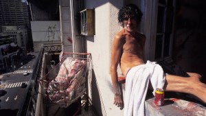 Llega a Neuquén la muestra fotográfica más íntima y personal sobre Charly García