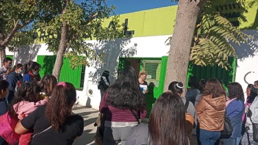 Escuelas de Cipolletti protestan en el Consejo de Educación por falta de respuestas