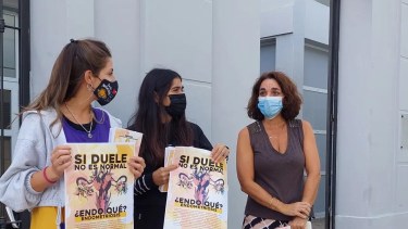 La actividad se desarrolló durante este lunes frente al Concejo Deliberante de Viedma. 