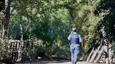 La policía mantiene una custodia en la zona de Valentina por orden judicial (Matías Subat)