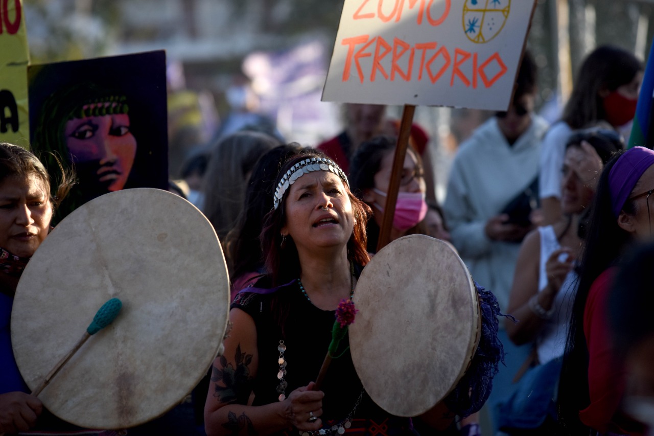 El 49% de quienes respondieron que se reconocían como descendientes de pueblos originarios en el censo 2010, en Neuquén, fueron mujeres. Foto Matías Subat.