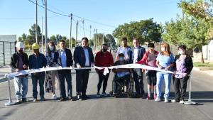 El barrio Confluencia de Neuquén sumó diez  cuadras cubiertas de asfalto