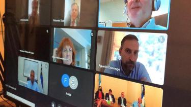 El diálogo de los actores locales con el embajador Zuain permitió conocer detalles sobre la situación interna de Rusia.