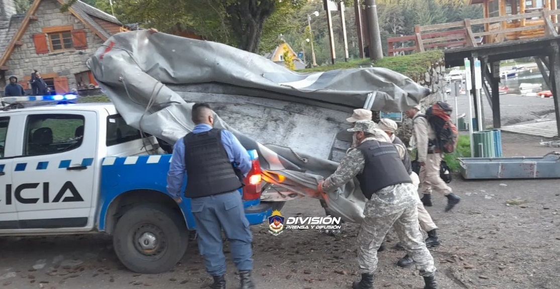 La Policía de Neuquén secuestró elementos de los cazadores furtivos tras confirmarse el deceso de uno de ellos, en un campo de Península Huemul. Gentileza
