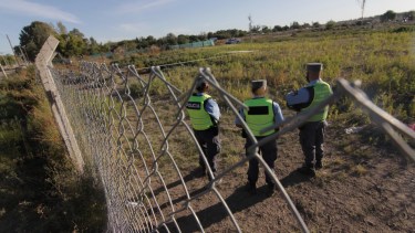 Quedó un resguardo policial en el predio luego del desalojo (foto archivo Oscar Livera)
