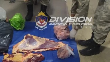 La carne decomisada fue entrega a Bromatología de la Municipalidad de Junín de los Andes (Policía del Neuquén)