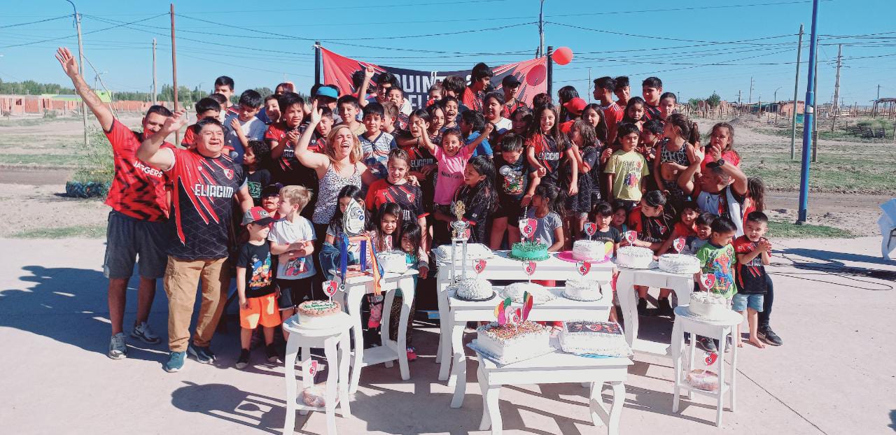 El festejo en Quinta 25 tuvo alegría, diversión y reconocimientos. Foto gentileza.  