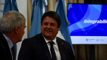 El intendente Mariano Gaido y el presidente del Tribunal Superior de Justicia, Evaldo Moya en el Salón de Acuerdos de la municipalidad de Neuquén