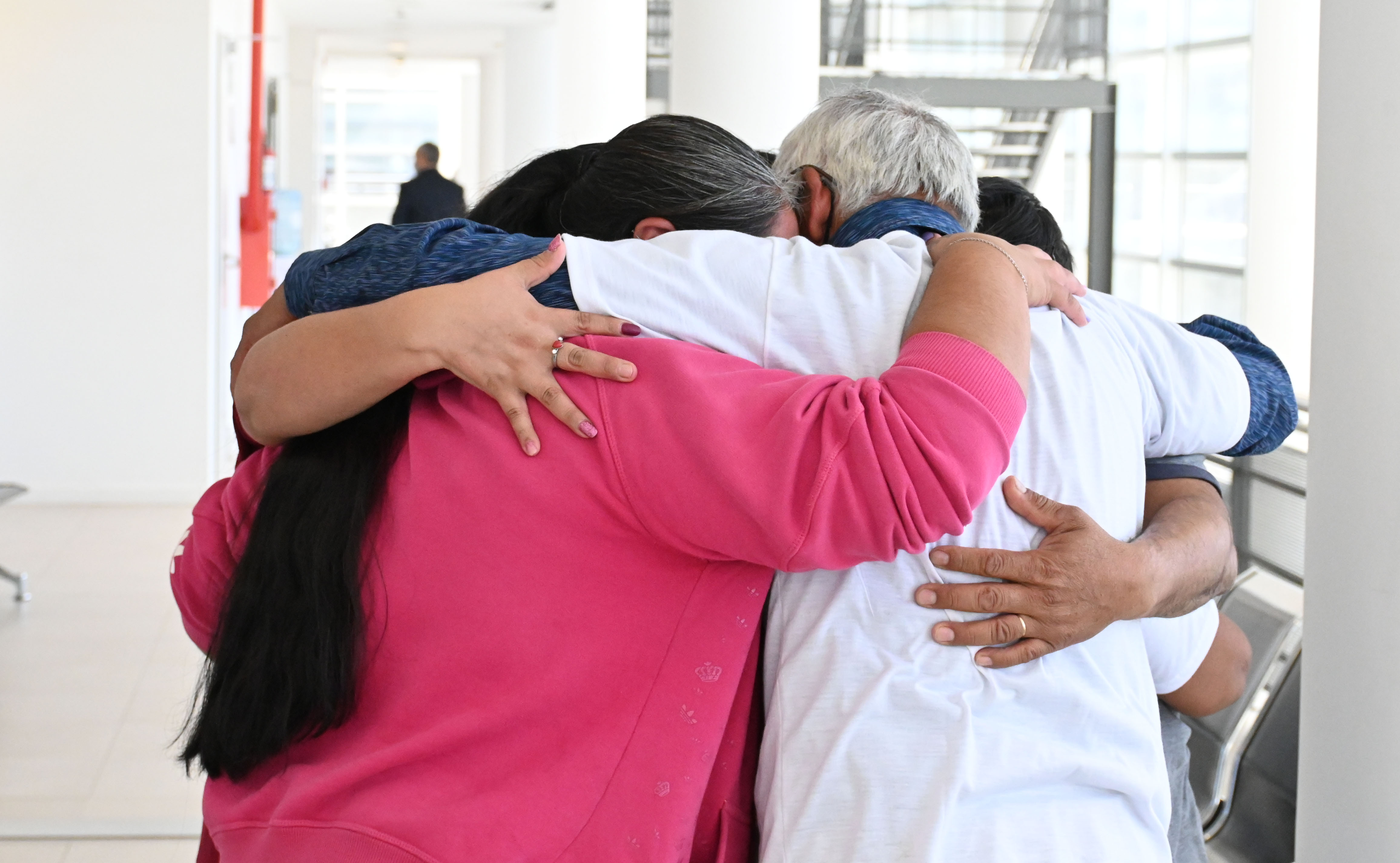 Las hermanas, la madre y el padre de Cristina estuvieron presentes durante la lectura del veredicto. Foto Florencia Salto.