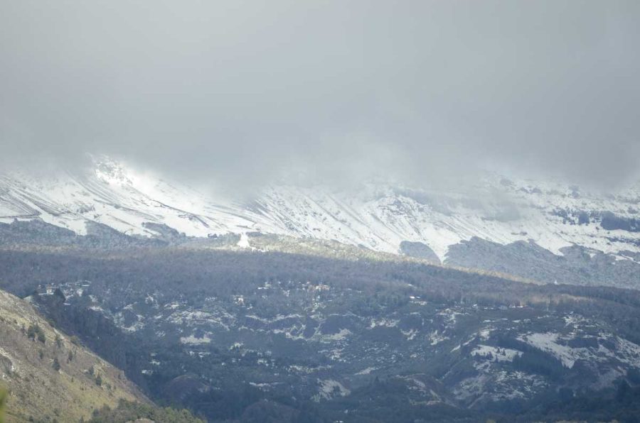 La nieve llegó a gran parte de al Cordillera de Neuquén y Río Negro. Foto: Patricio Rodríguez.-