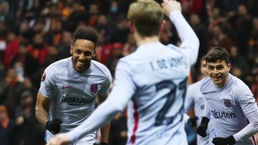 Aubameyang festeja su gol para Barcelona contra Galatasaray. 