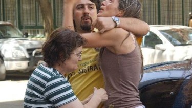 La familia Becerra, el día de 2008 que se dio a conocer la sentencia contra los imputados. (Archivo)