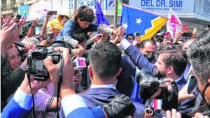 Superar el escepticismo, ardua tarea para el presidente Boric