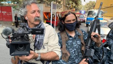 El camarógrafo de Fox News Pierre Zakrzewski murió este martes luego de haber sido alcanzado por un ataque ruso.