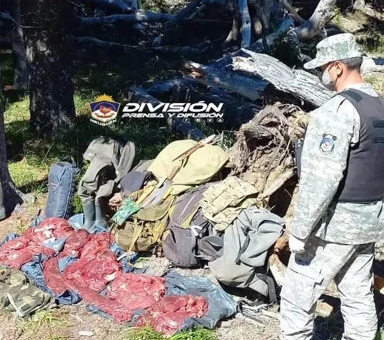La policía de Neuquén difundió imágenes de lo que se decomisó (Policía del Neuquén)
