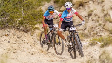 Domínguez festejó en El Reto de mountain bike
