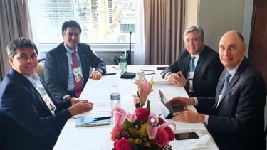 El ministro de Energía de Neuquén, Alejandro Monteiro, se reunió con el presidente de Chevron para América Latina y África, Clay Neff. (Foto: gentileza)