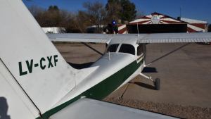 La adrenalina de aprender a pilotear un avión privado o comercial en el Alto Valle
