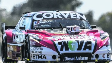 Manu Urcera clasificó noveno, pero estaba para terminar más adelante.