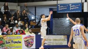 Básquet: Progre volvió con una sonrisa y Petro metió una gran victoria en casa