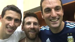 Scaloni, sobre Messi y Di María: «Queda un Mundial, hay que disfrutarlos»