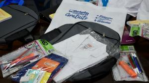Neuquén capital inicia la entrega de kits escolares y el boleto escolar gratuito