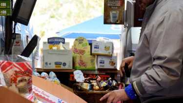 Los comercios deberán cumplir con los horarios pactados para Año Nuevo. Foto: Archivo Matías Subat. 