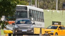 Imagen de Más de 4.000 firmas para frenar un nuevo aumento del boleto del colectivo en Neuquén