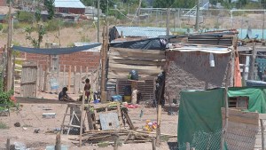 Si bien bajó la pobreza en Neuquén aún hay 104.671 personas que no ganan para comer