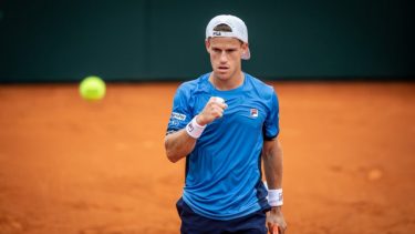 El Peque sufrió más de la cuenta, pero se quedó con el triunfo en el segundo partido de la serie.