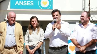 La visita de la titular de Anses, Fernanda Raverta, logró una foto de unidad entre el senador y el secretario de Energía.