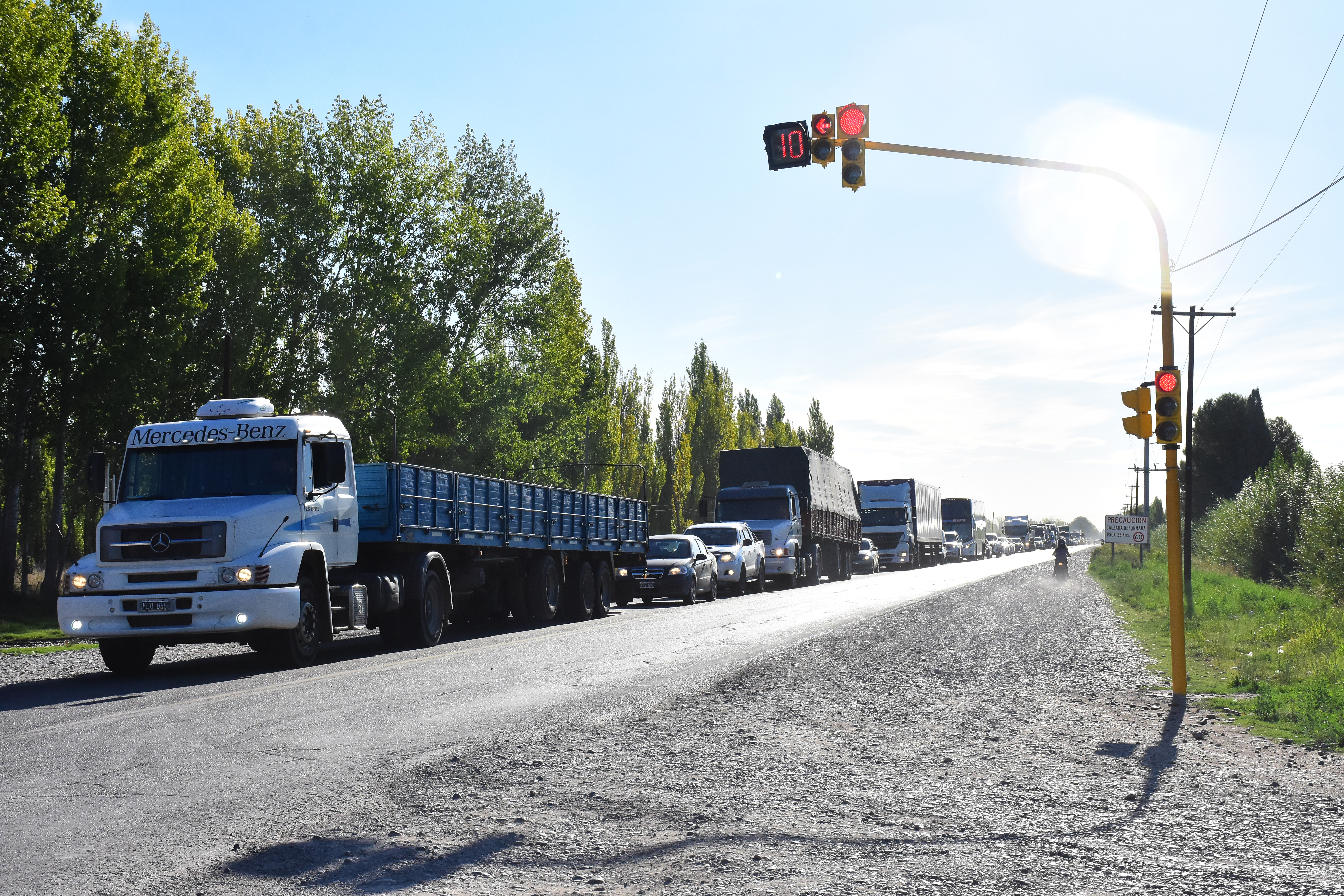 El nuevo semáforo de Ruta 22 en Roca abrió la polémica - Diario Río Negro