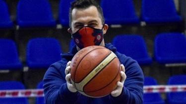 Santander apuntó directamente contra Marcelo Tinelli por la deuda que San Lorenzo tiene con él.